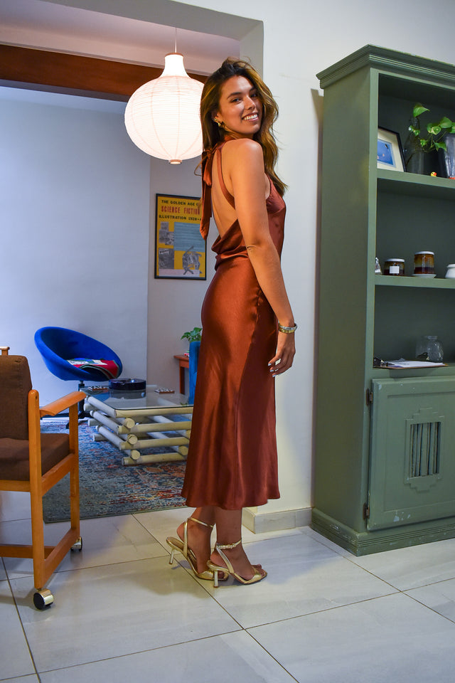 VESTIDO HALTER SATINADO