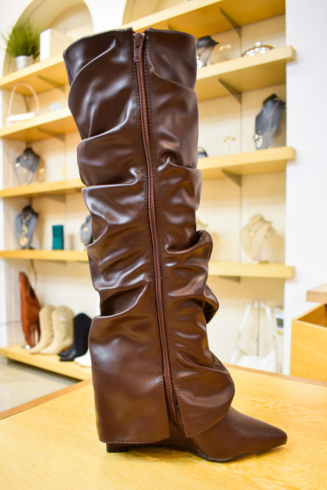 BOTA ALTA CON DRAPEADO