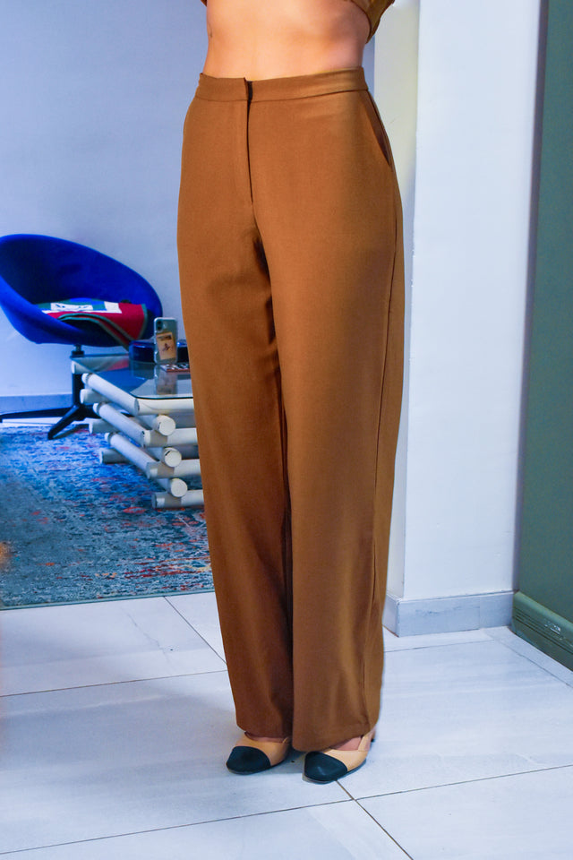 CONJUNTO DE BLUSA Y PANTALÓN