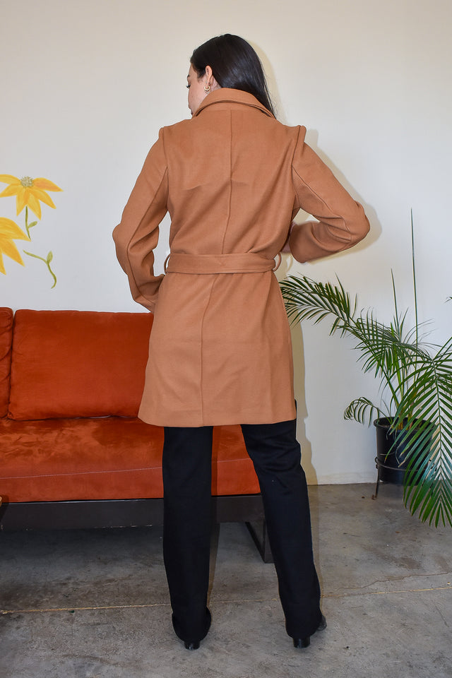 GABARDINA CORTA CON CINTO