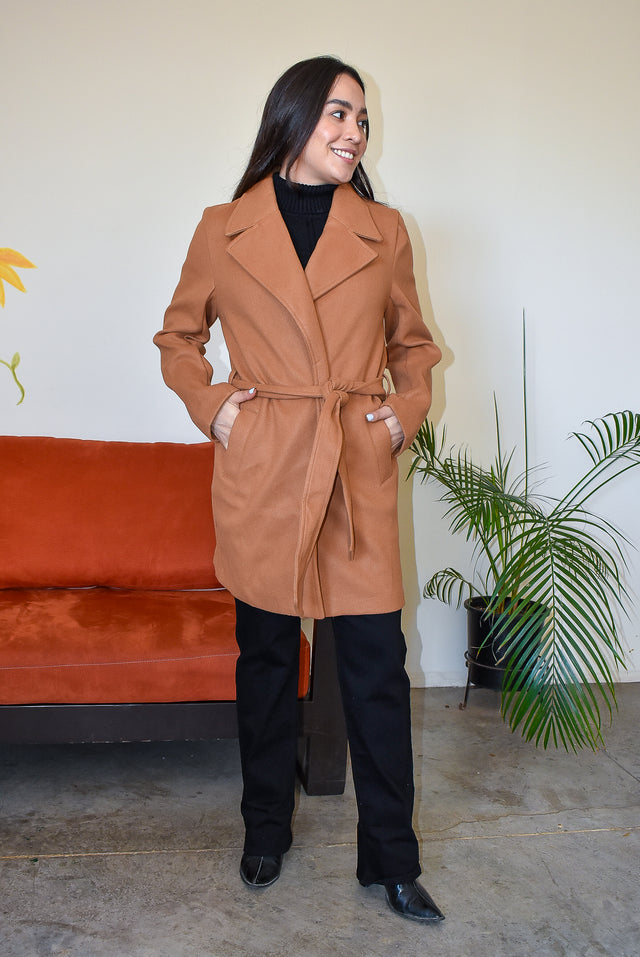 GABARDINA CORTA CON CINTO