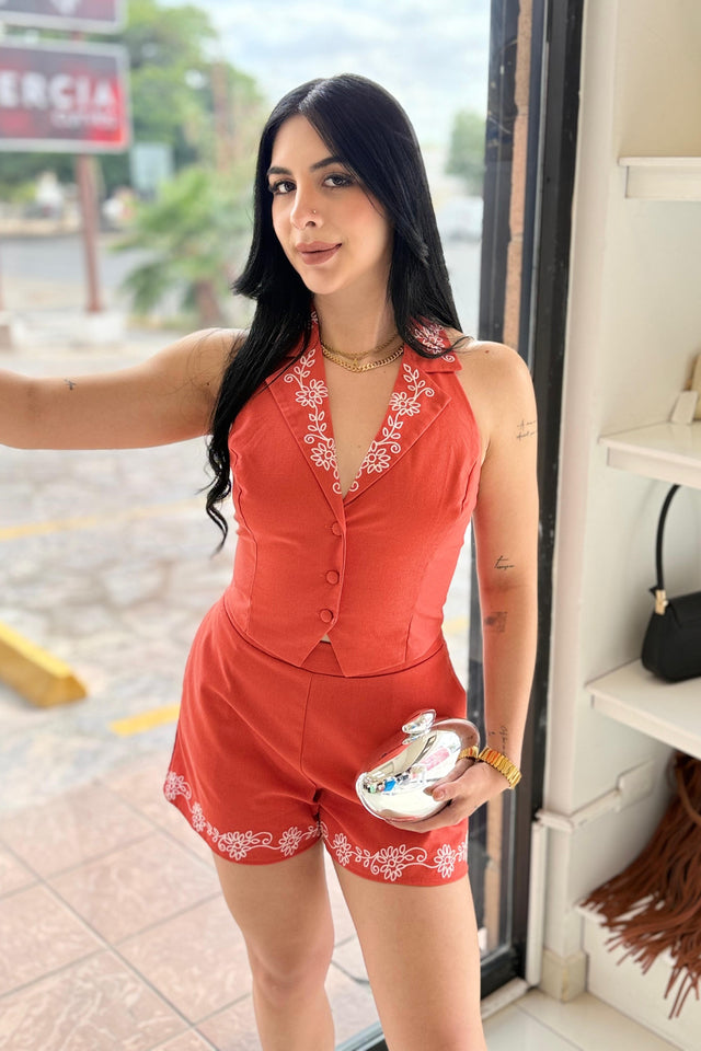 CONJUNTO CON BORDADO