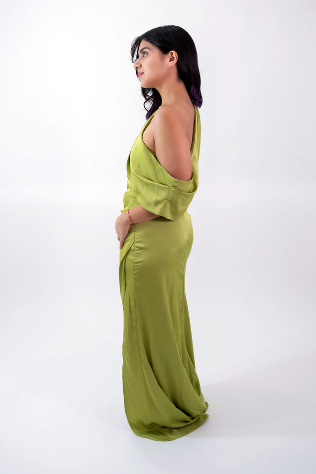 VESTIDO SATINADO CON DRAPEADO