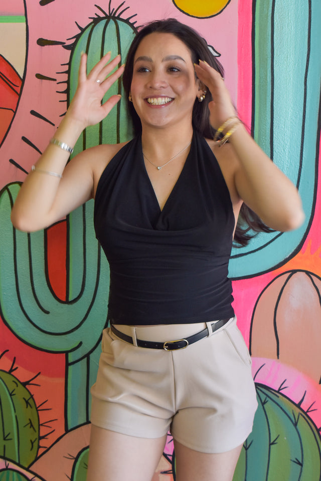 Blusa “Halter Essential”