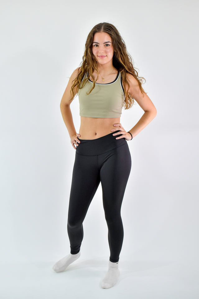CONJUNTO DEPORTIVO DE TOP Y PANTALÓN