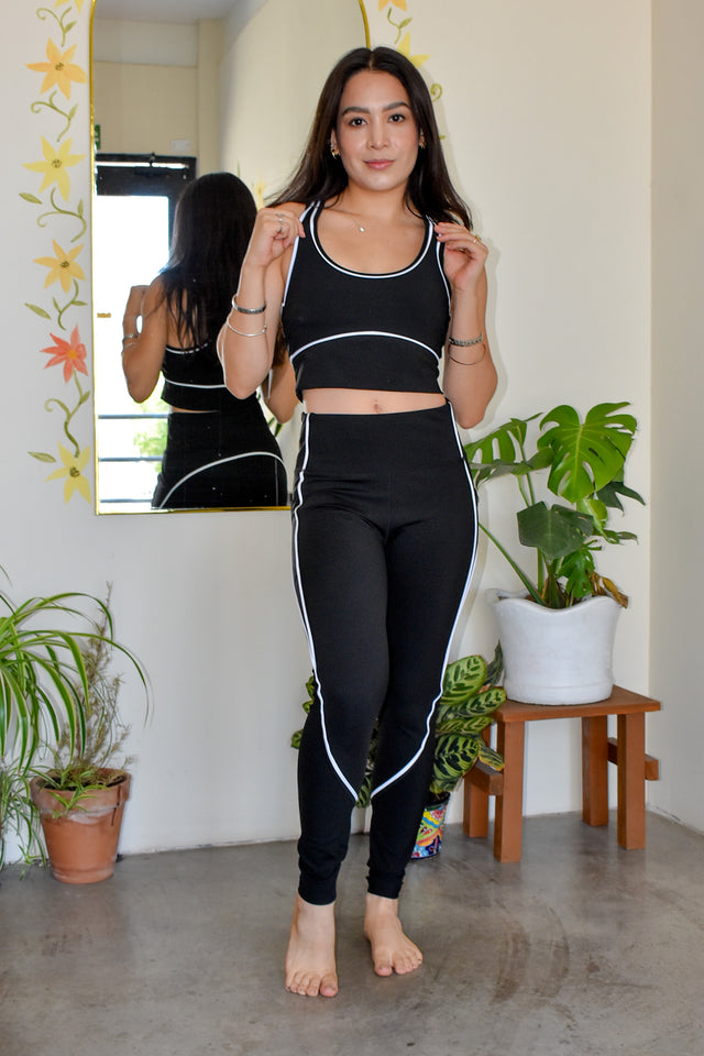 CONJUNTO DEPORTIVO DE TOP Y PANTALÓN