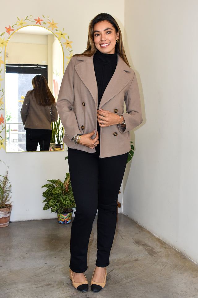 SACO CORTO CUATRO BOTONES