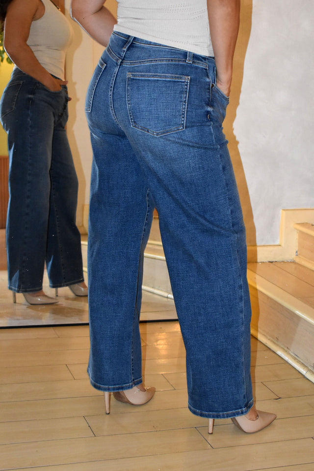 PANTALÓN DENIM CON BOTONES