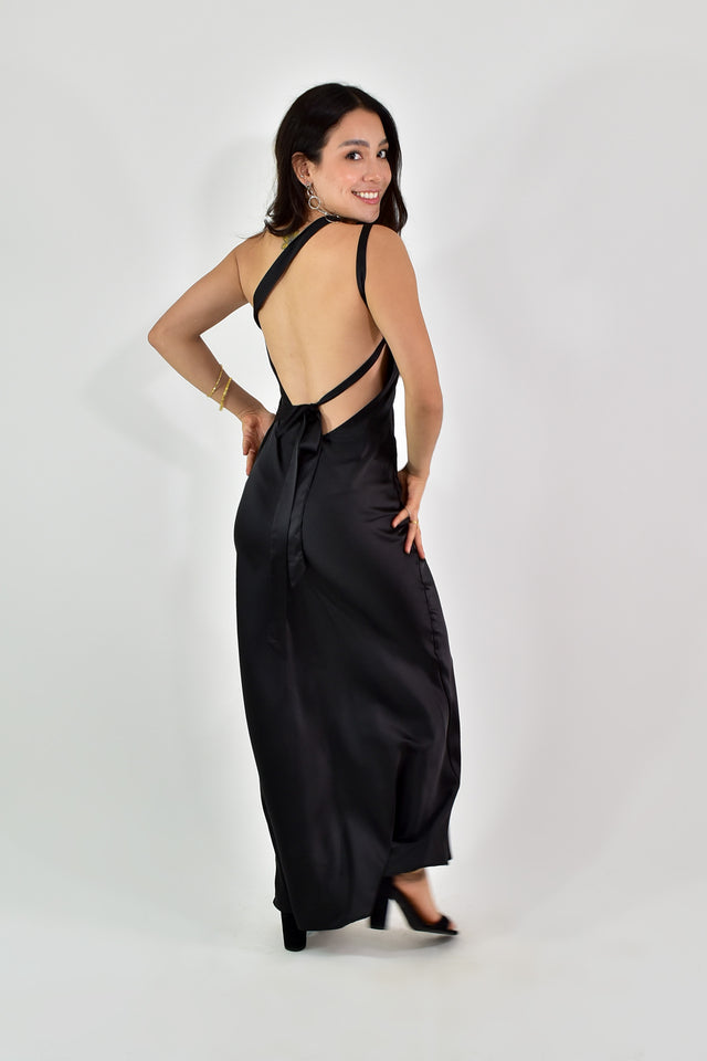 VESTIDO SATINADO A UN HOMBRO